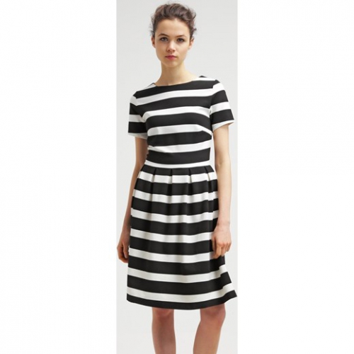 I520x520-mint-berry-sukienka-z-dzerseju-black-white-zalando-sukienki-koktajlowe.jpg